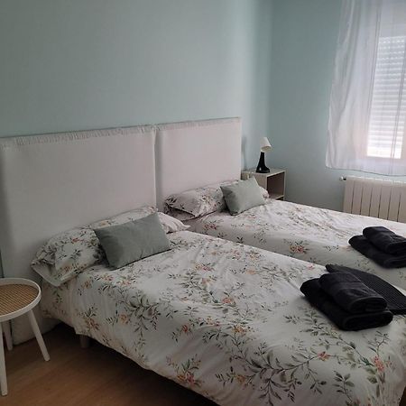Vivienda Al Pie Del Castillo Burgo Екстериор снимка